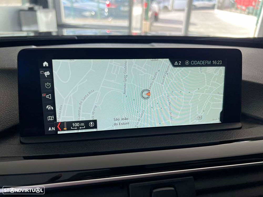 BMW 330 e iPerformance - 12
