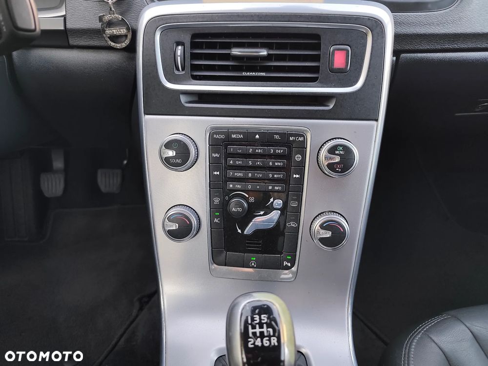 Volvo S60 D3 Summum - 17