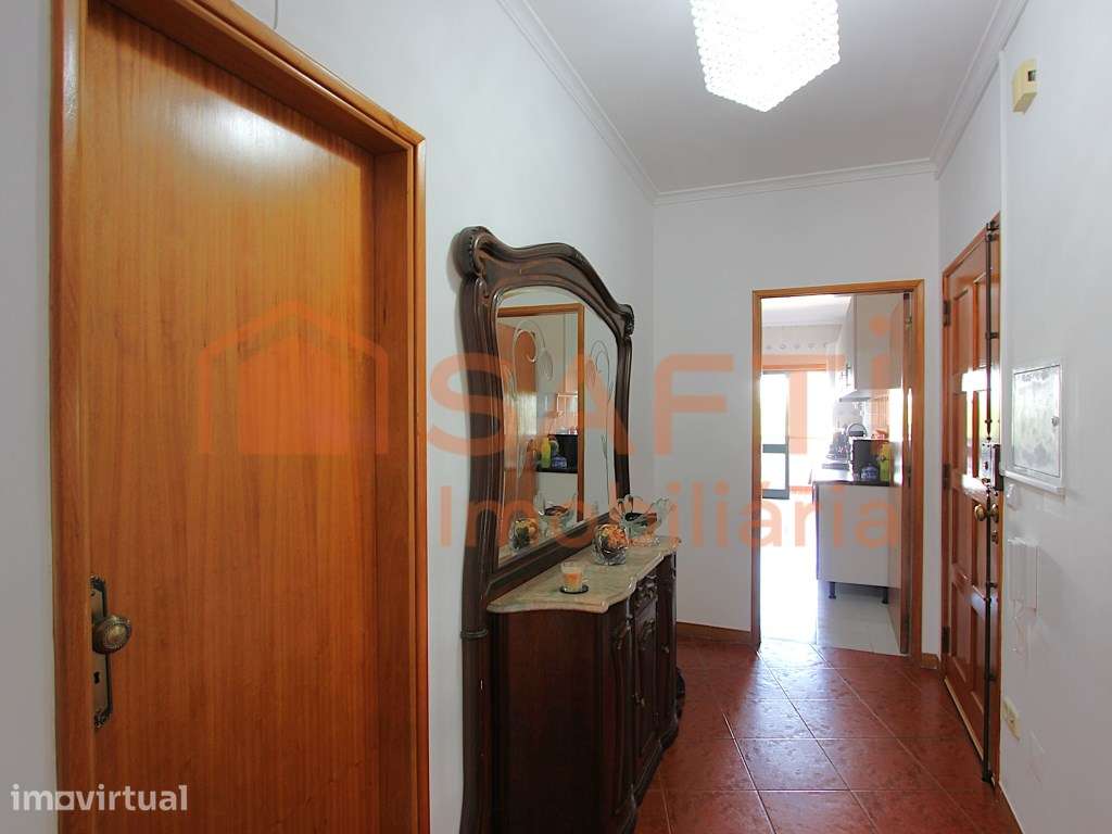 Apartamento T3 com Terraço de 55 m² e Garagem Fechada no Centro de ... - Grande imagem: 5/35