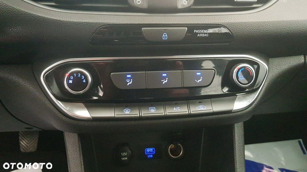 Hyundai i30 - 23
