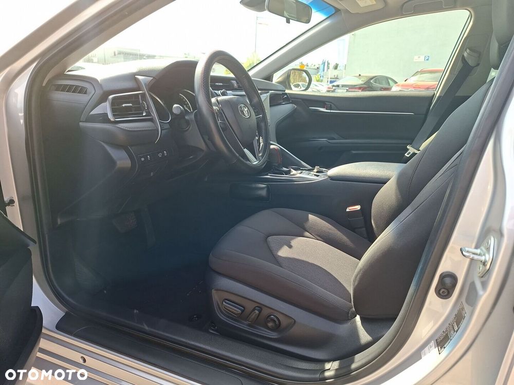 Toyota Camry 2.5 Hybrid Comfort CVT - 10