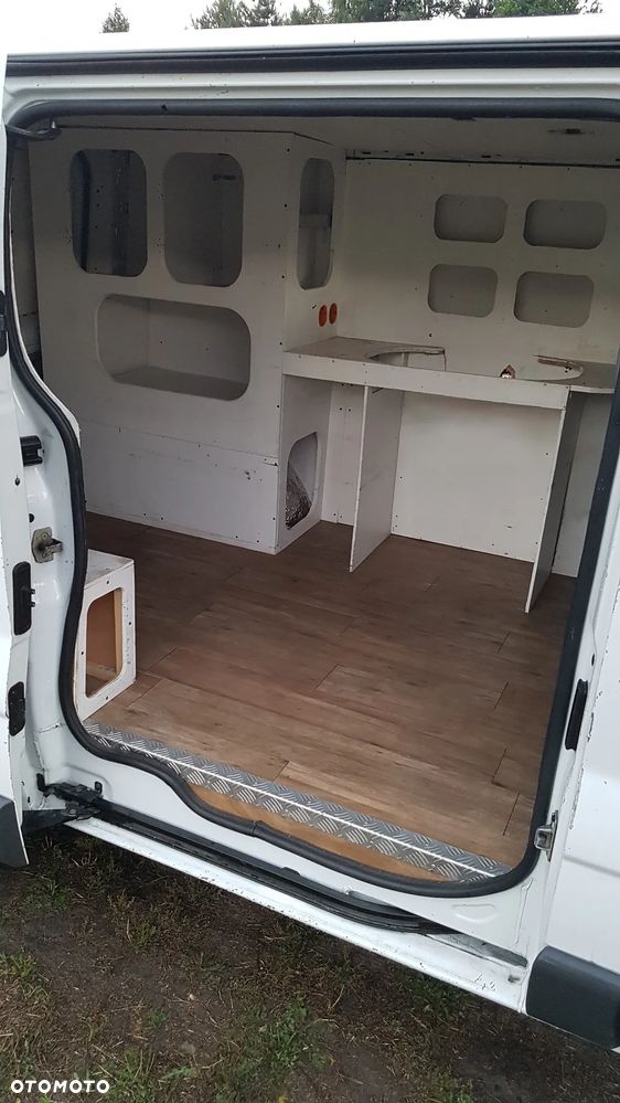 Renault Trafic - 12