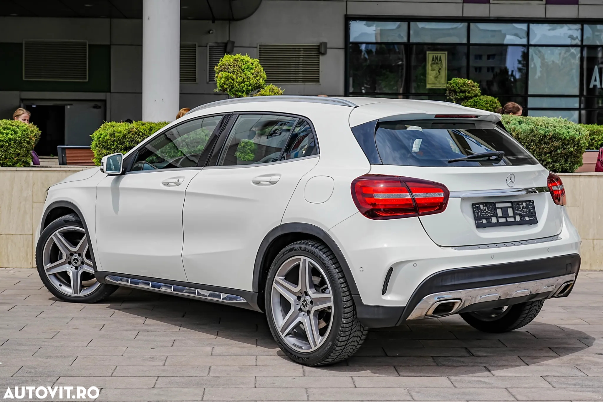 Mercedes-Benz GLA 180 7G-DCT AMG Line - 9