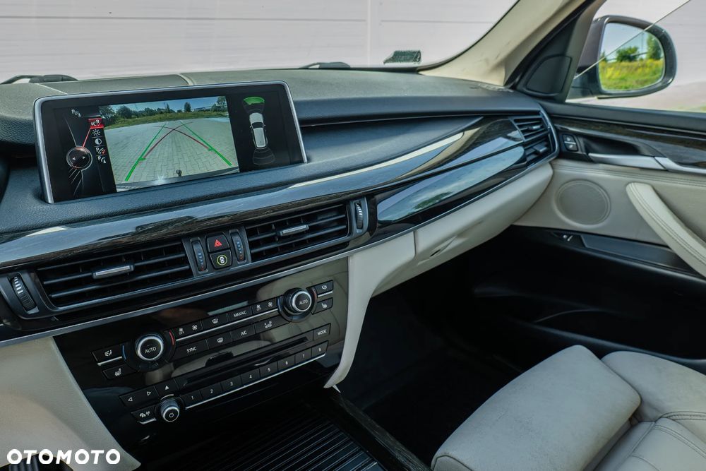 BMW X5 xDrive40d - 24
