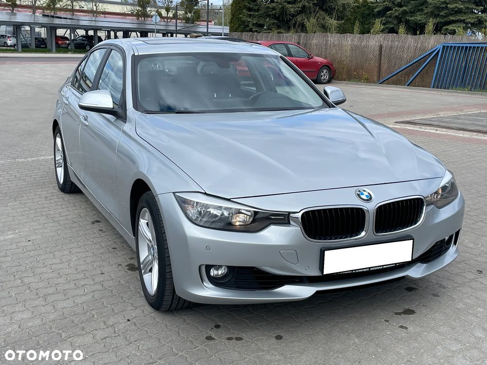 BMW Seria 3 328i xDrive Sport-Aut - 11