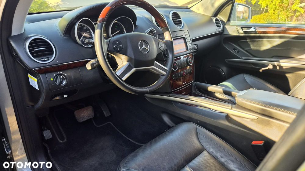 Mercedes-Benz GL - 30