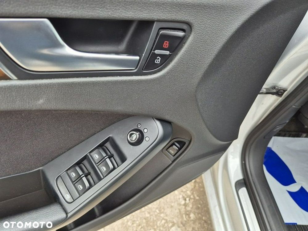 Audi A4 Limousine - 15