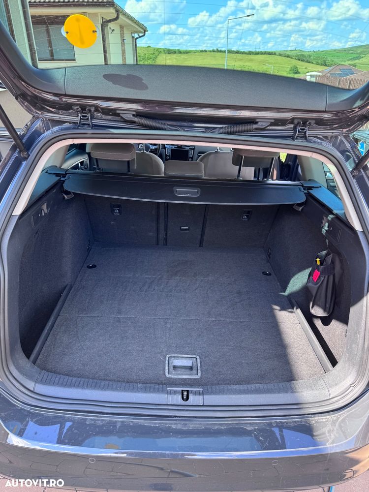 Volkswagen Golf - 11