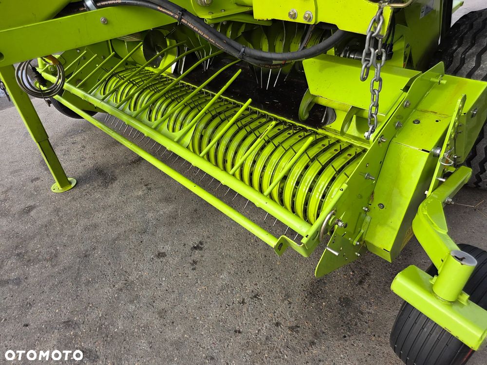 Claas Variant 260 - 10