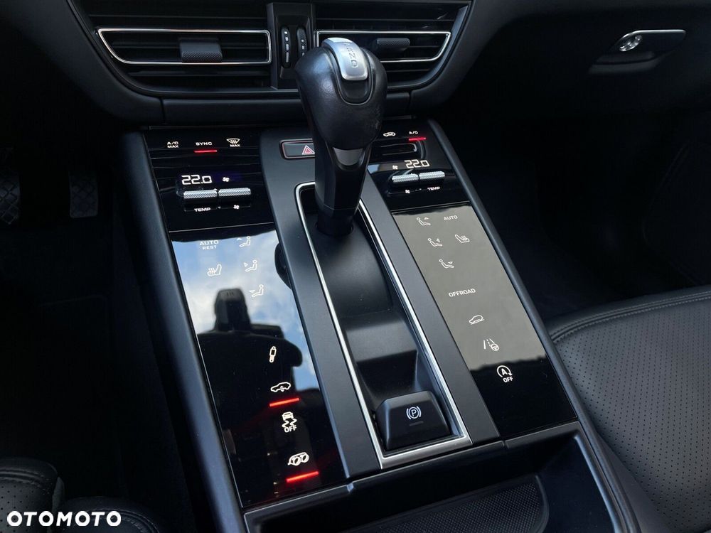 Porsche Macan - 16