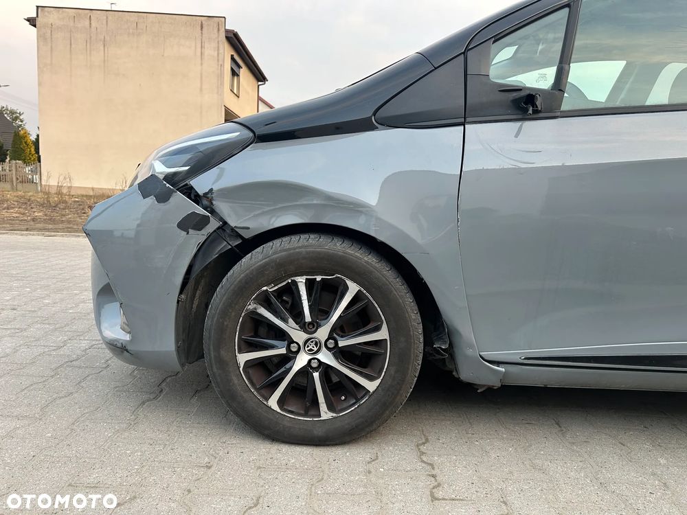 Toyota Yaris 1.5 Dynamic CVT - 23