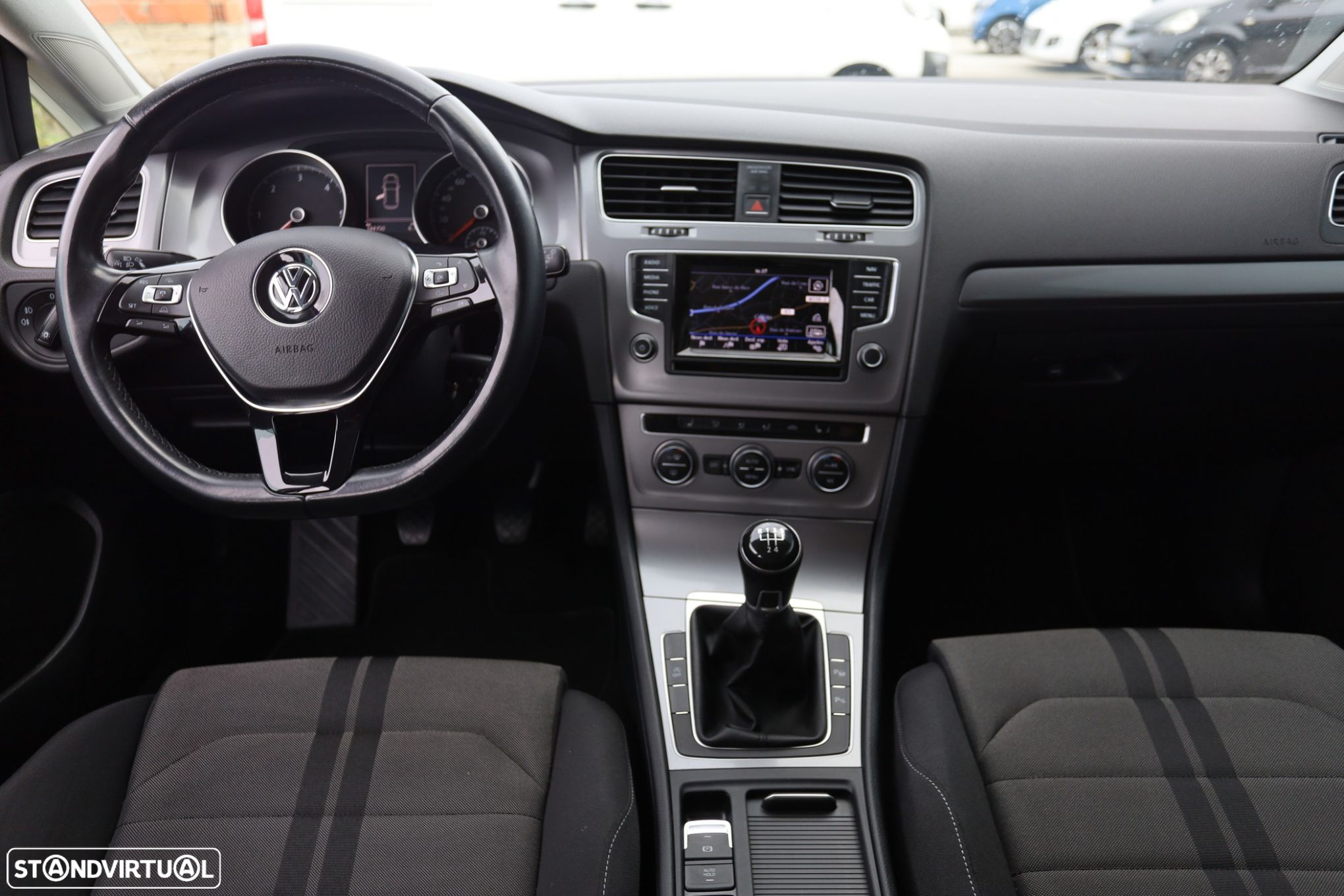 VW Golf 1.6 TDi Highline - 22