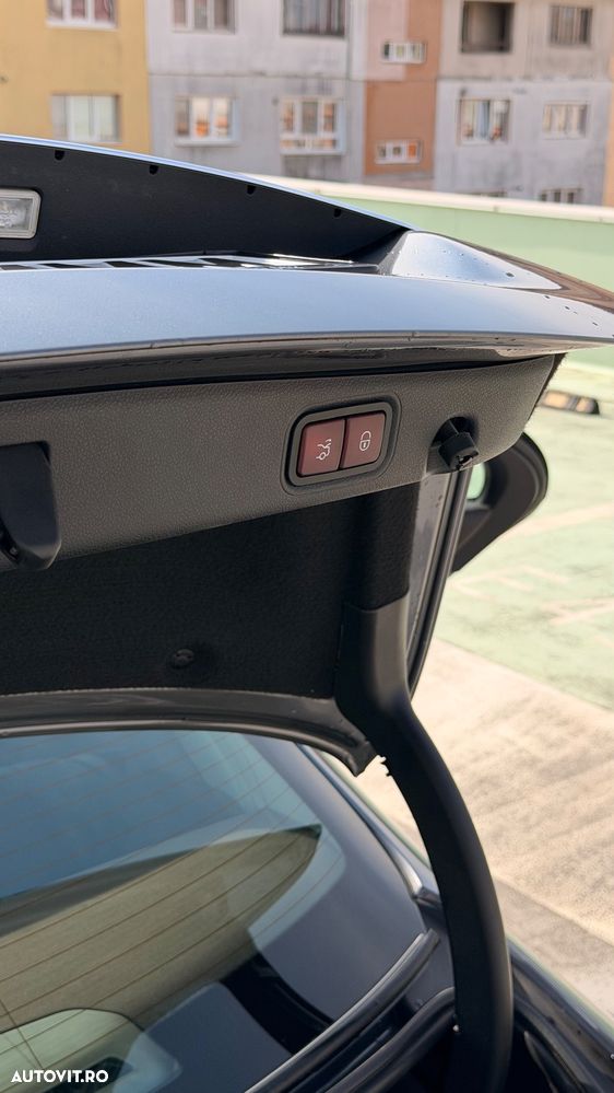 Mercedes-Benz E 220 d 4MATIC Aut. - 32