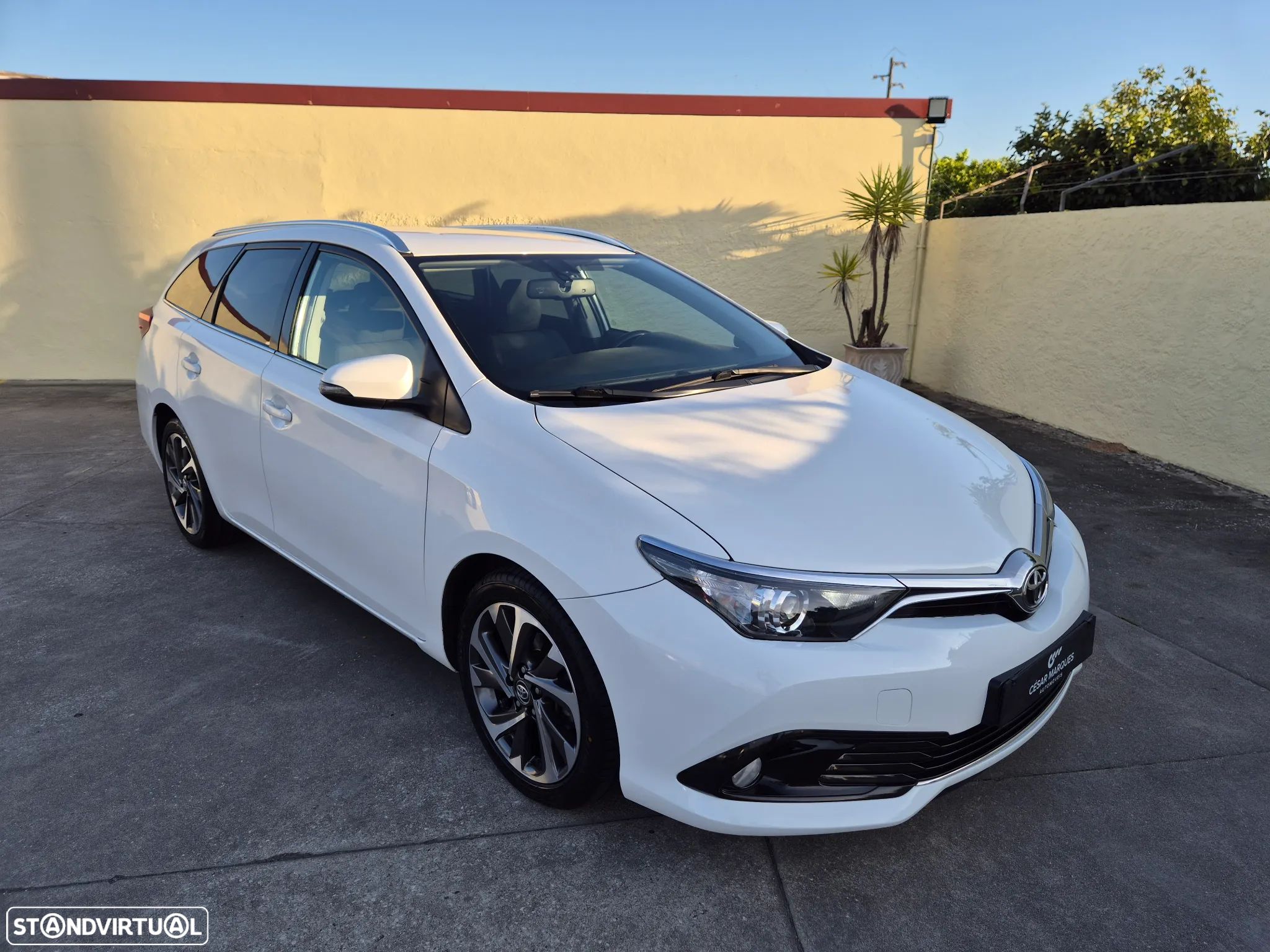 Toyota Auris Touring Sports 1.6 D-4D Comfort P.Techno+P.Sport - 1