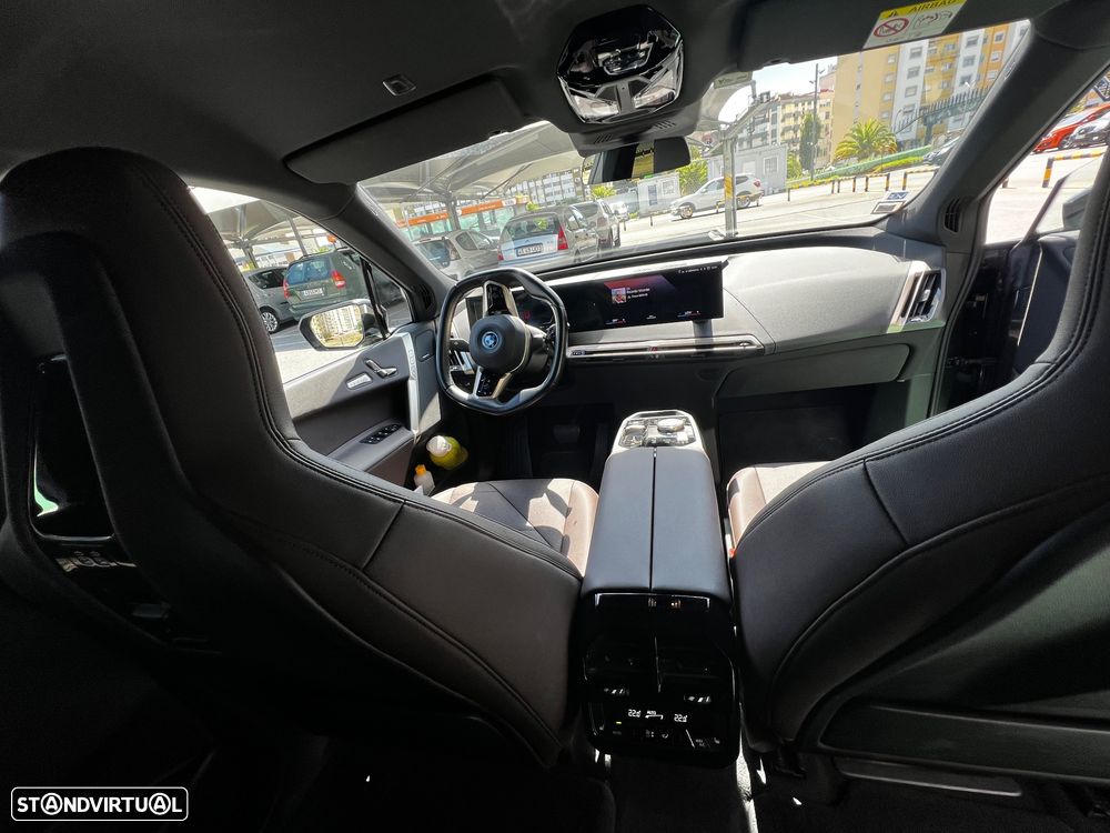 BMW iX xDrive 40 - 12