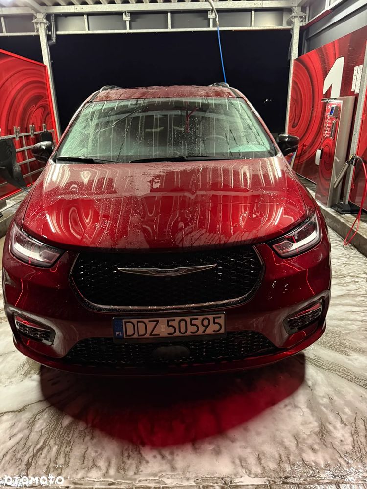 Chrysler Pacifica ver-2-5-hybrid-dynamic-force-executive-e--cvt - 17