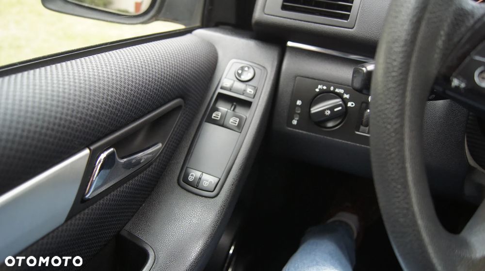 Mercedes-Benz Klasa B 150 Special Edition - 20