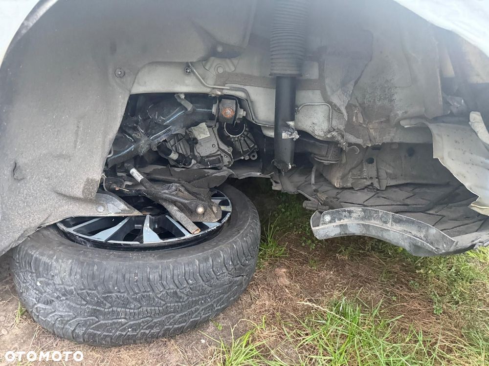 Tesla Model Y RWD - 14