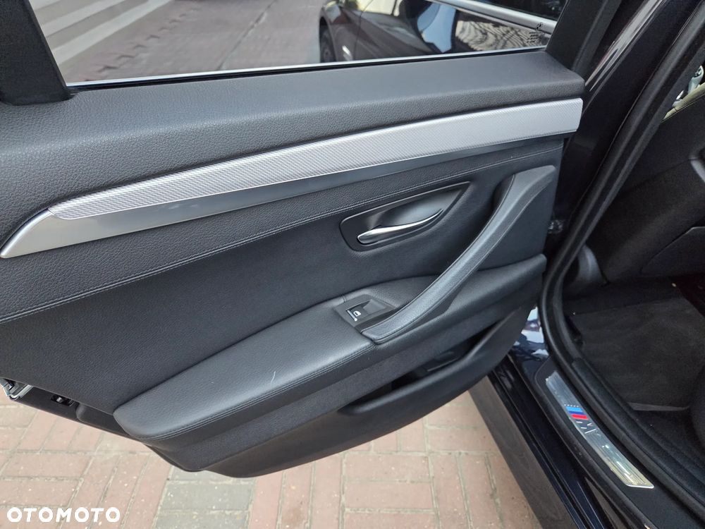 BMW Seria 5 530d xDrive Luxury Line - 16