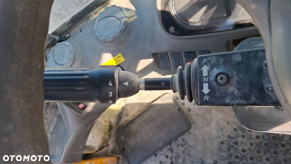 Volvo L 120 E 4X4 - 16