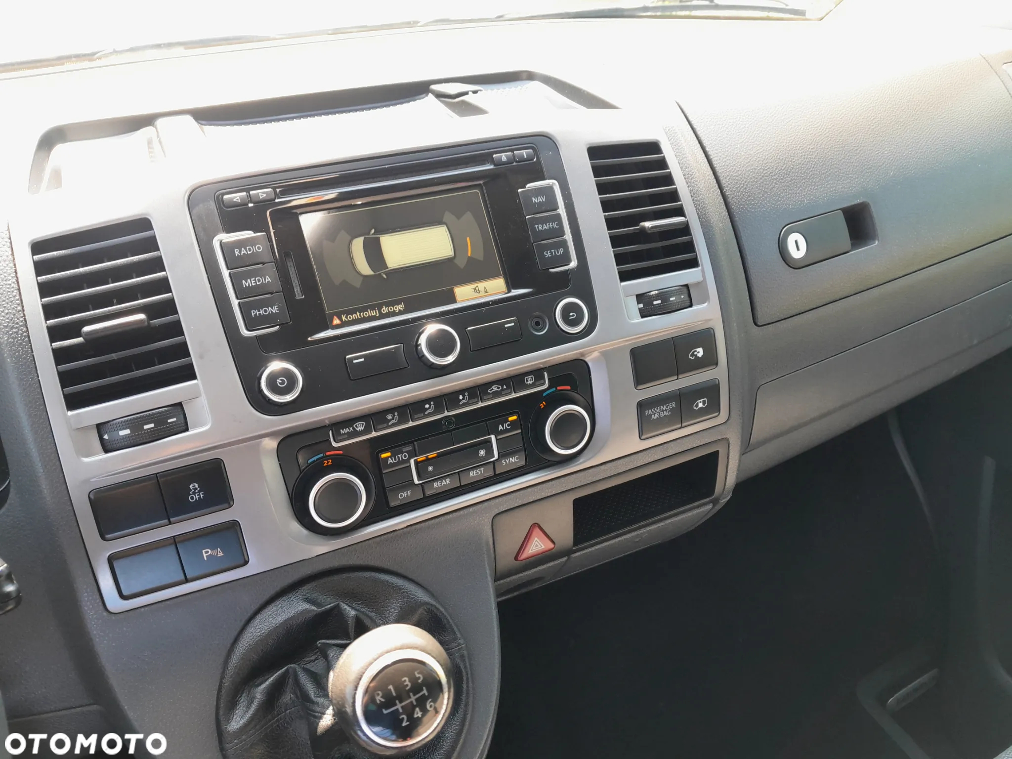 Volkswagen Caravelle BiTDI L2 Comfortline - 8