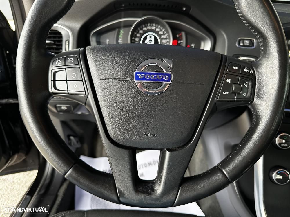 Volvo V60 2.0 D2 Momentum - 24