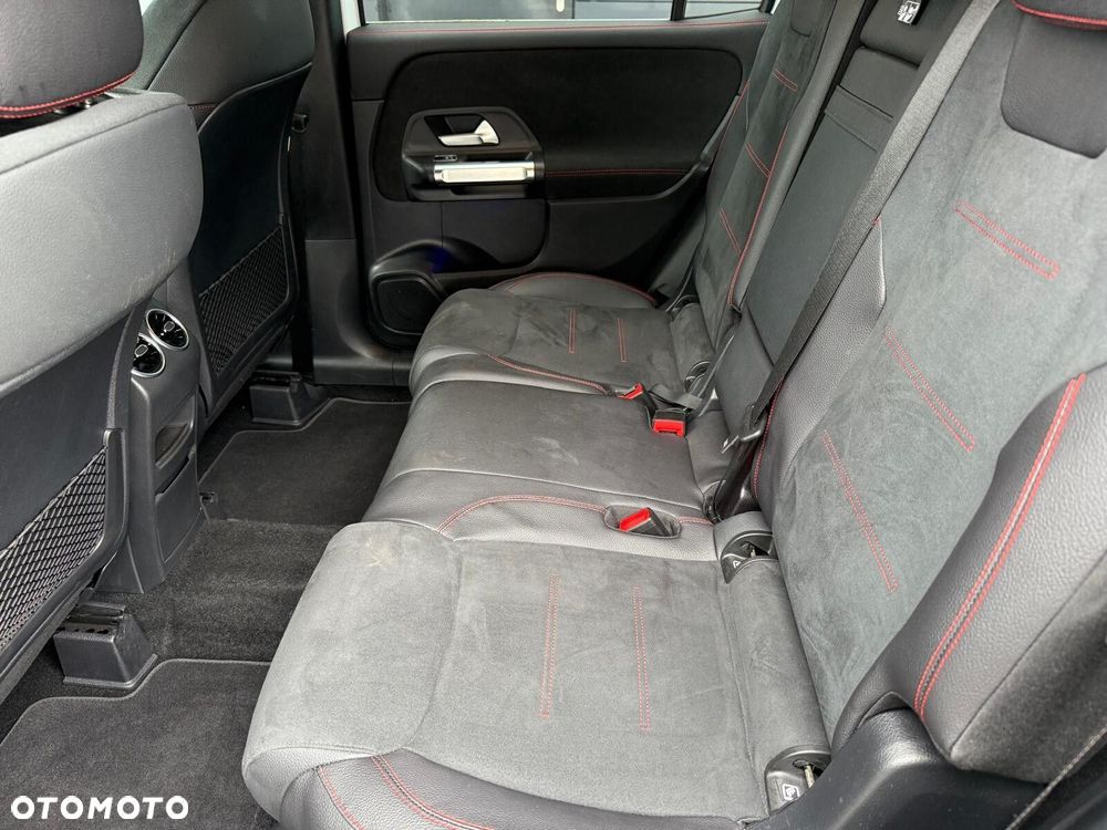 Mercedes-Benz GLB 200 4-Matic AMG Line 8G-DCT - 11