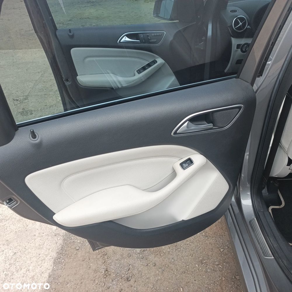 Mercedes-Benz Klasa B 200 (BlueEFFICIENCY) 7G-DCT - 12