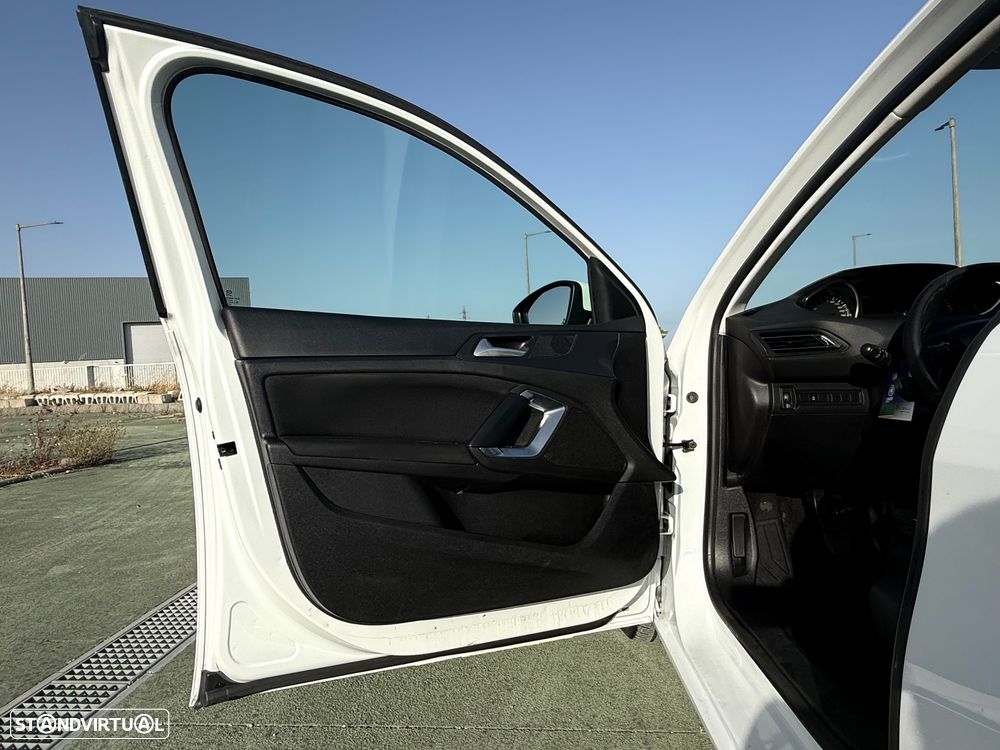 Peugeot 308 BlueHDi 130 Black Edition - 13