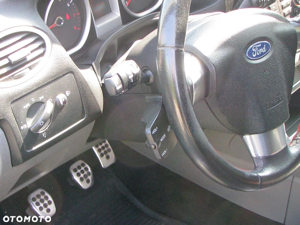 Ford Focus - 13