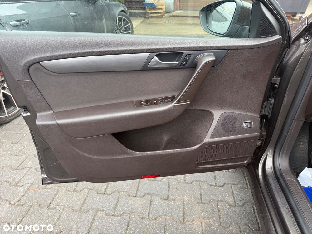 Volkswagen Passat 2.0 TDI Comfortline DSG - 9