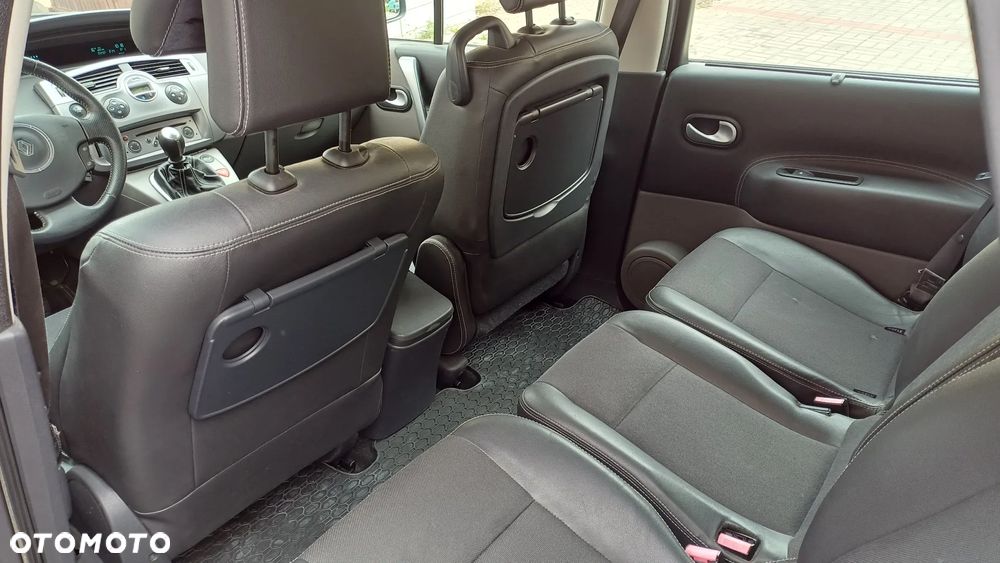 Renault Scenic - 16