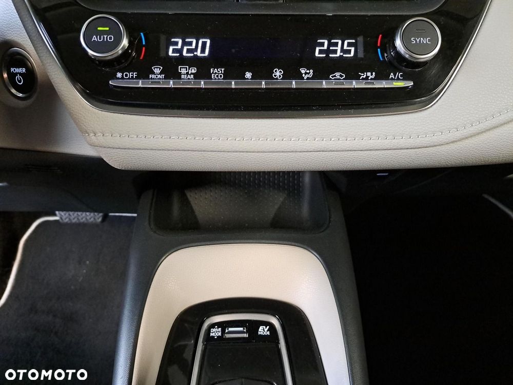 Toyota Corolla 1.8 Hybrid Comfort - 24
