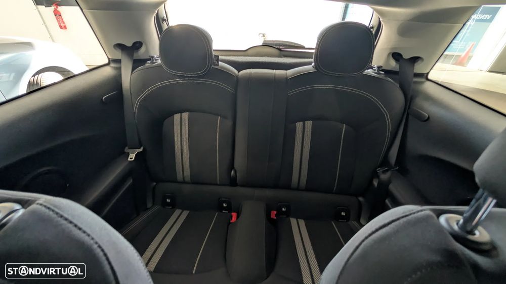 MINI 3 Portas Cooper SE Premium Classic - 16