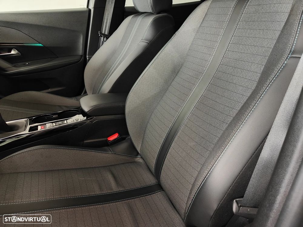 Peugeot 2008 1.2 PureTech Allure - 31