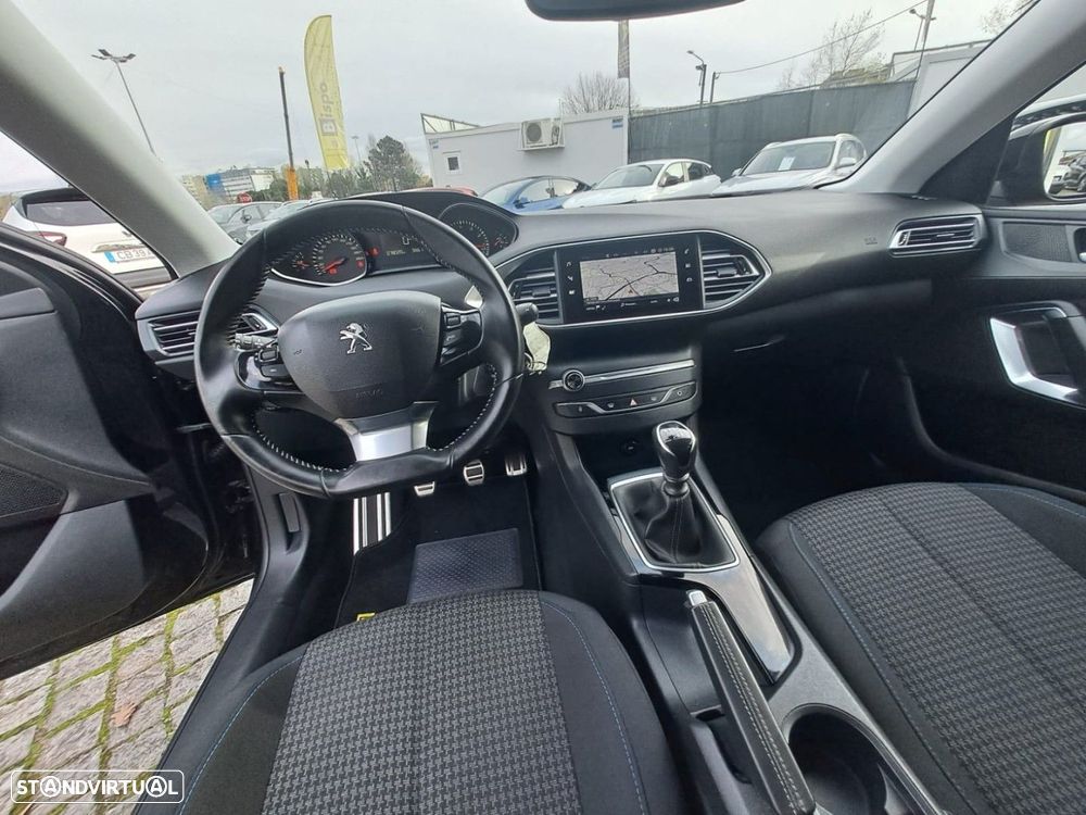 Peugeot 308 1.2 PureTech GT EAT8 - 14