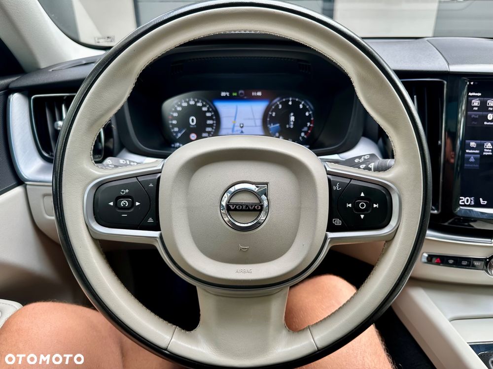 Volvo XC 60 T5 AWD Momentum - 40
