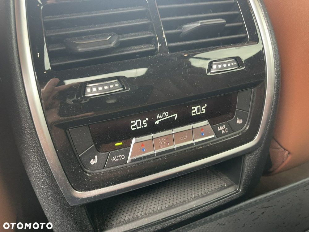 BMW X7 M60i xDrive - 12