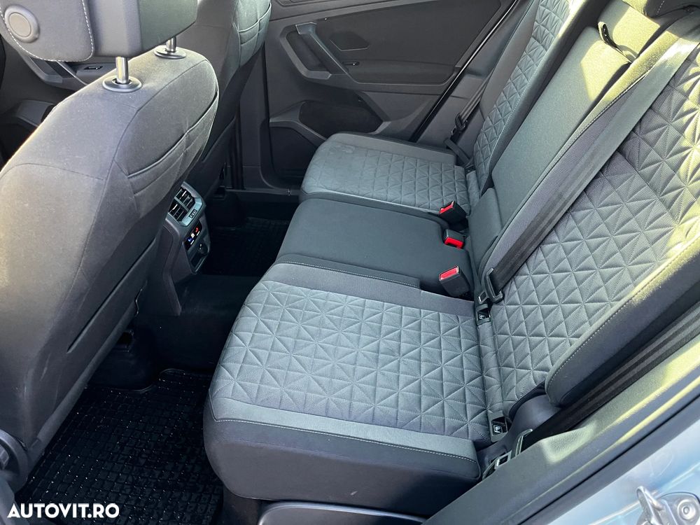 Volkswagen Tiguan - 11