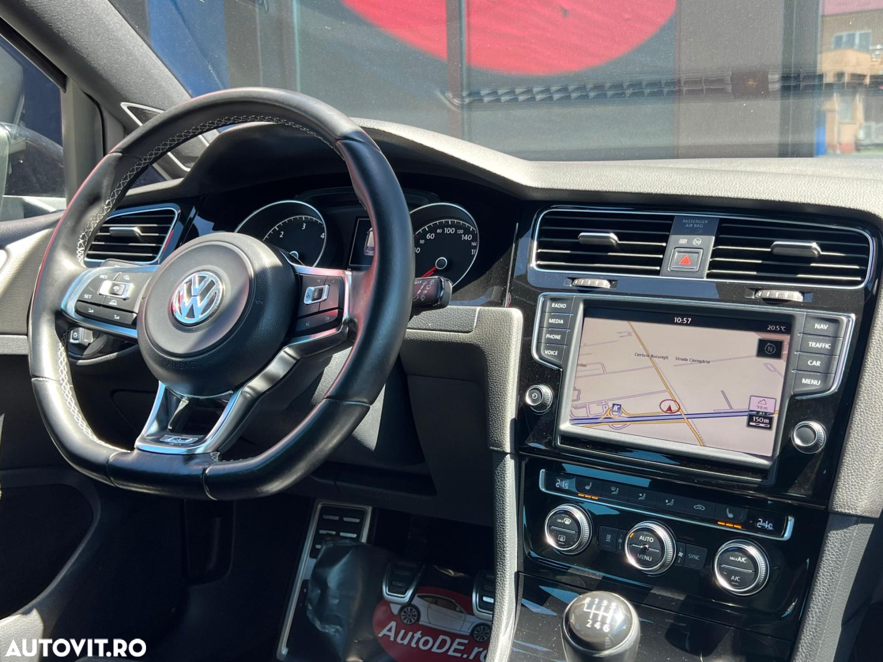 Volkswagen Golf - 11