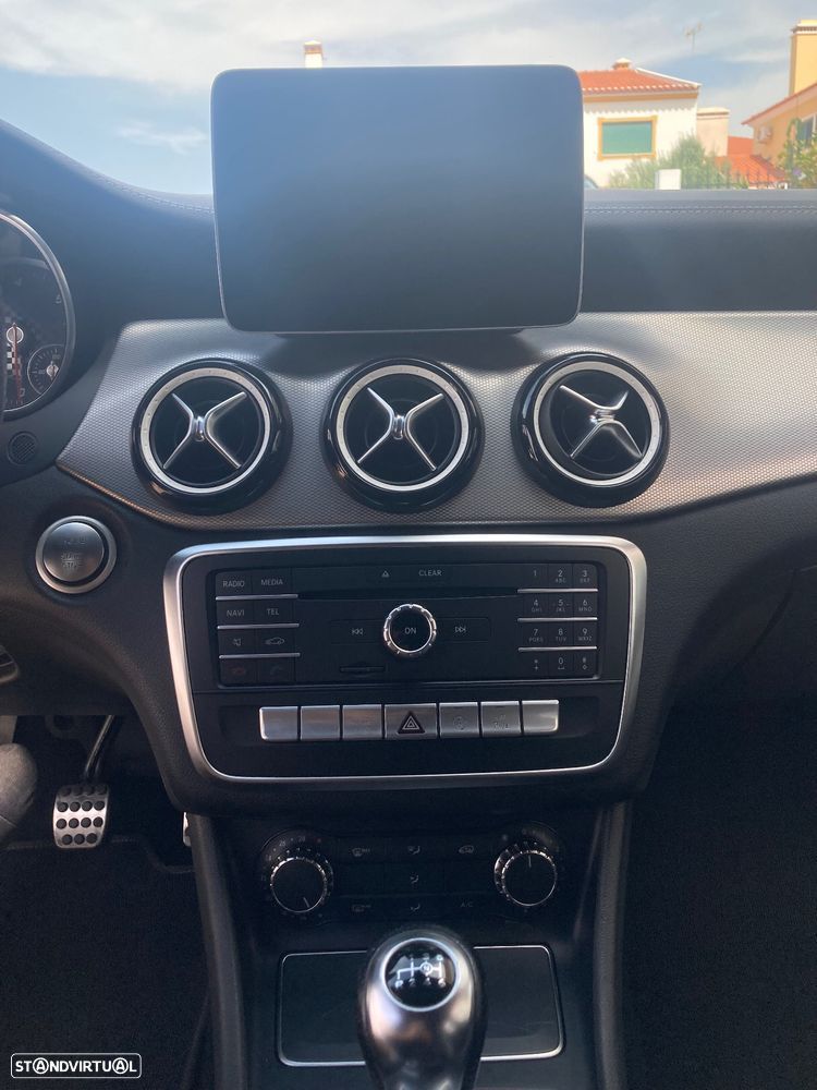 Mercedes-Benz A 180 d AMG Line - 7