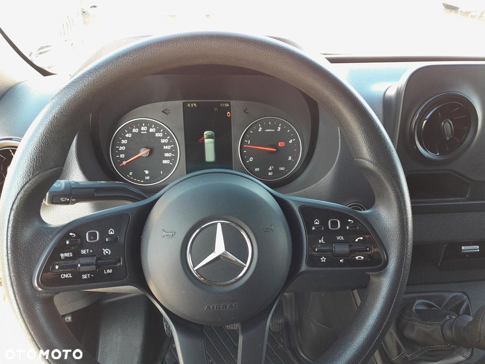 Mercedes-Benz Sprinter - 17