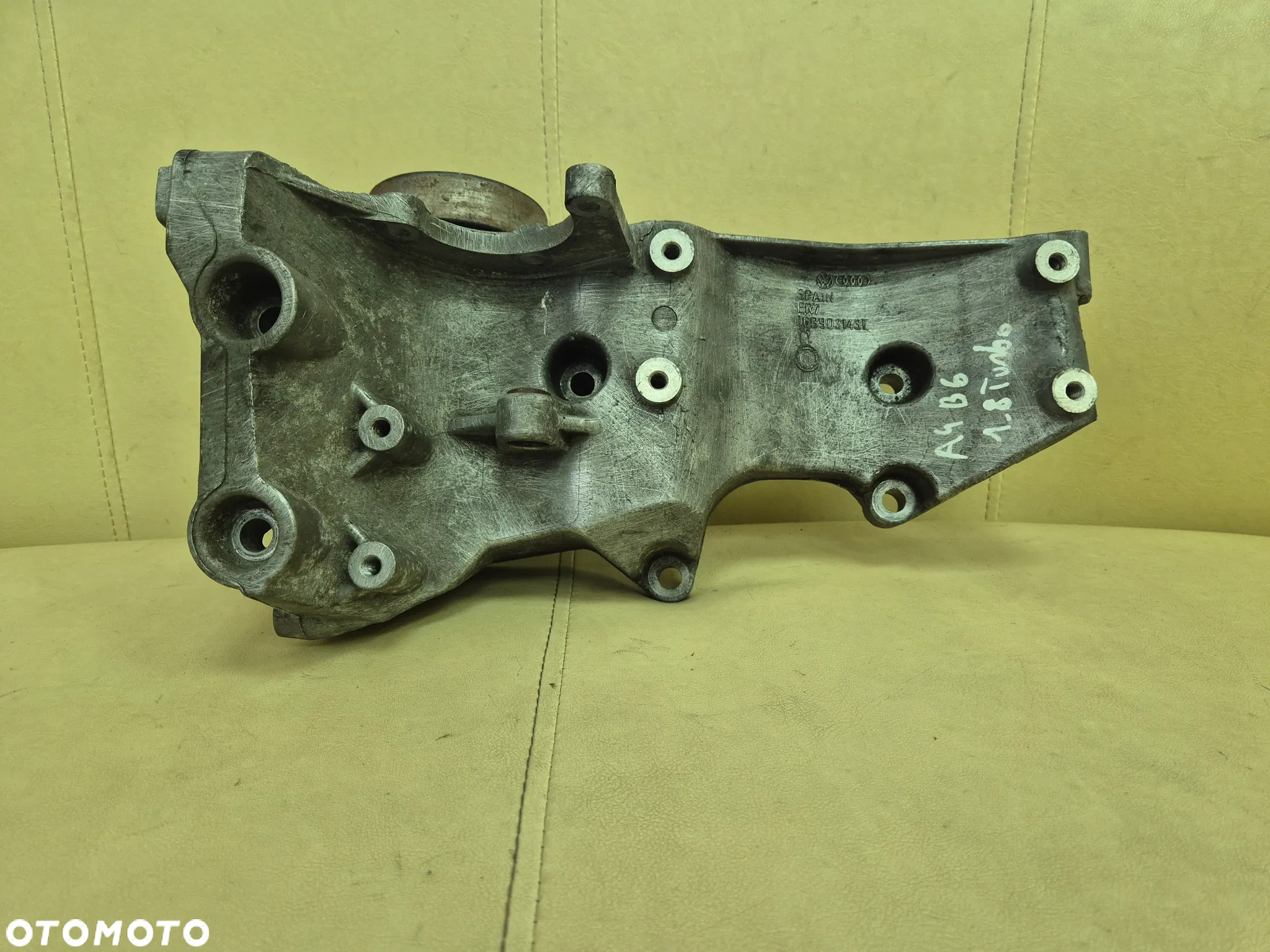 ŁAPA PODPORA MOCOWANIE WSPORNIK ALTERNATORA AUDI A4 B6/ VW PASSAT B5 FL 1.8/ 2.0 B 06B903143L - 4