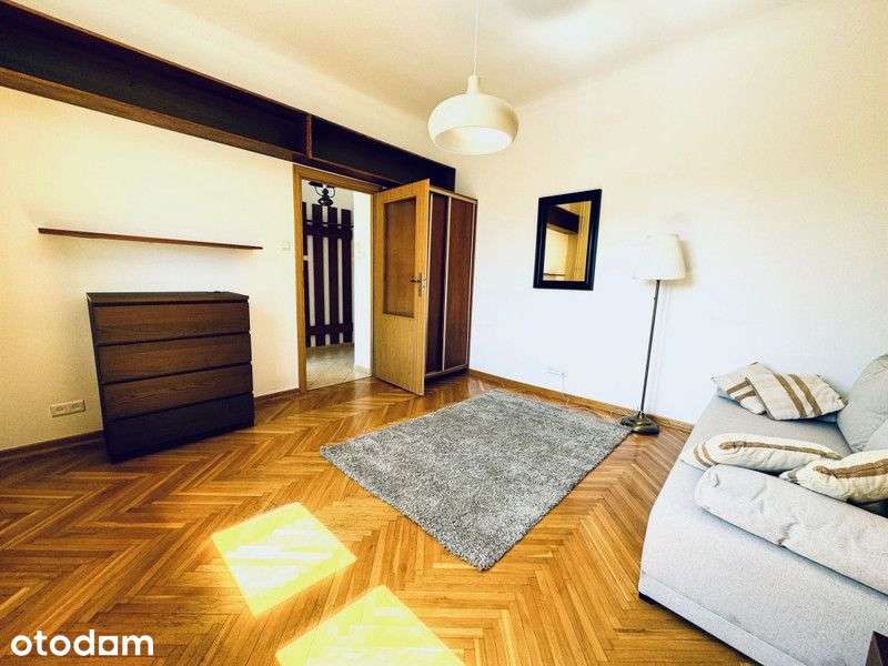 Śródmieście, tuż przy Sądach, 1 pok. umeblowane, C
