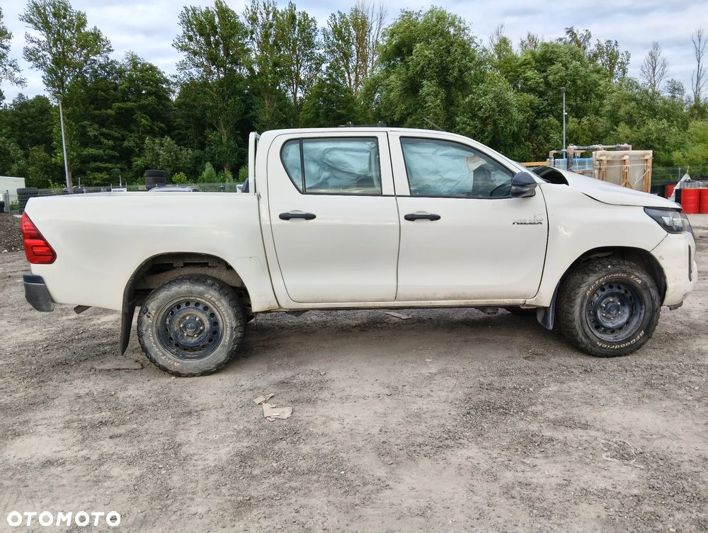 Toyota Hilux 2.4 D-4D Double Cab DLX 4x4 - 2