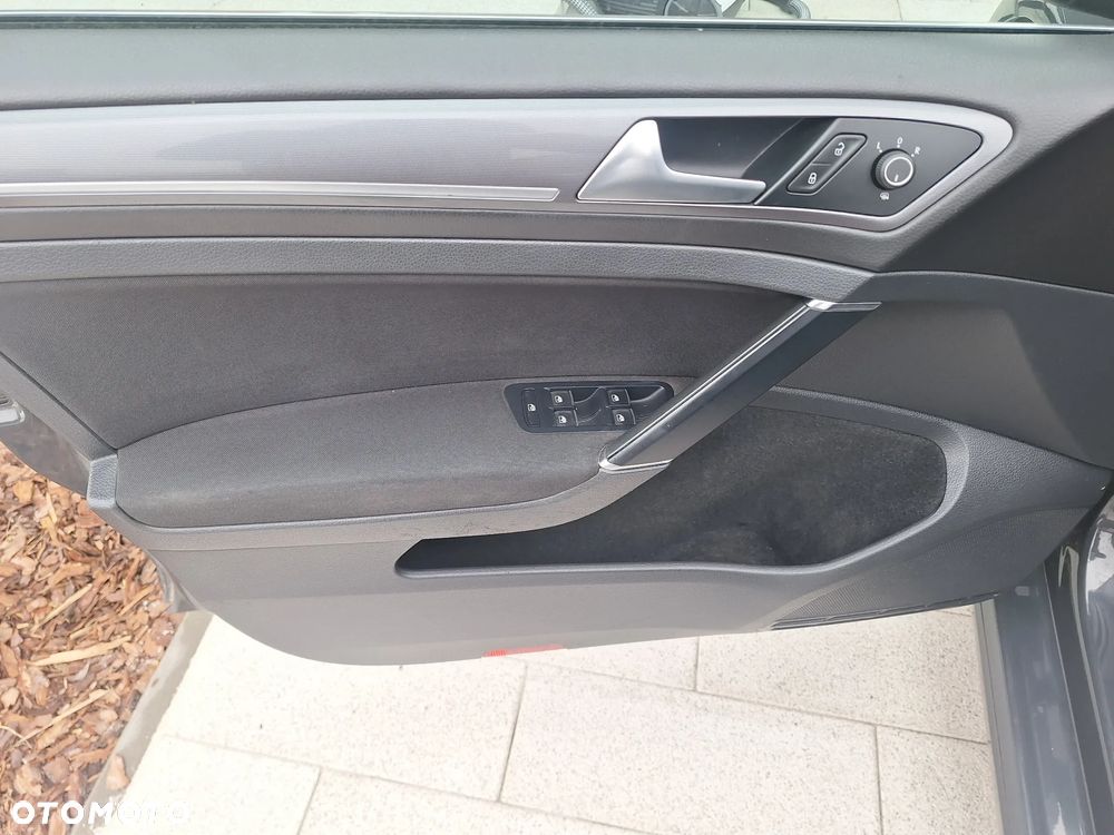 Volkswagen Golf - 29