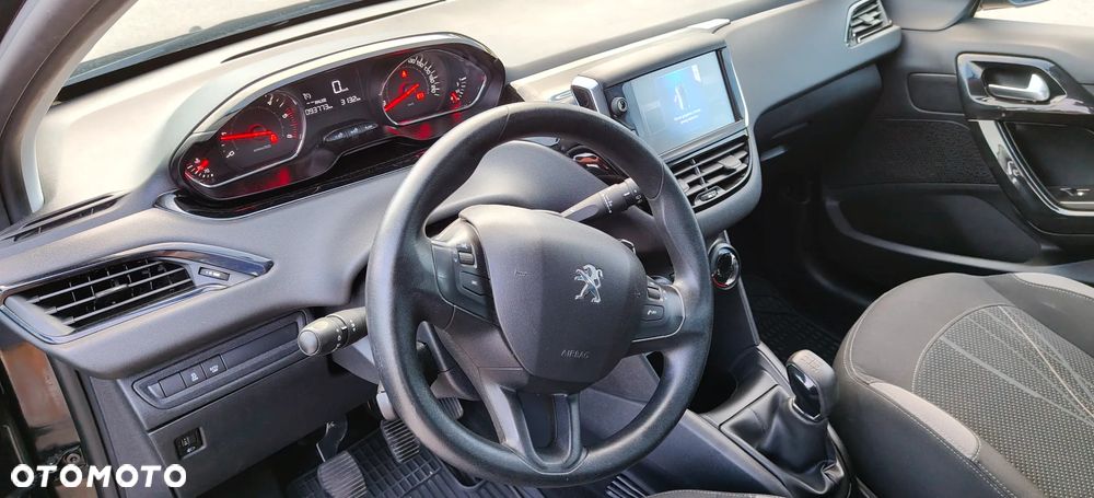 Peugeot 208 - 14