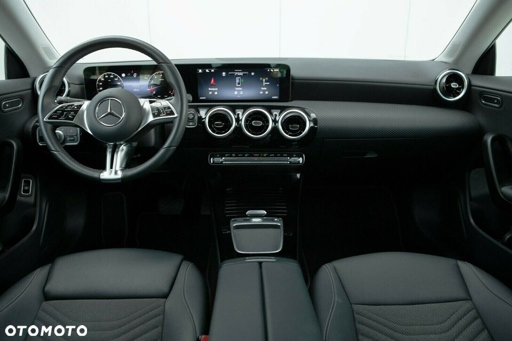Mercedes-Benz CLA 200 mHEV 7G-DCT - 21