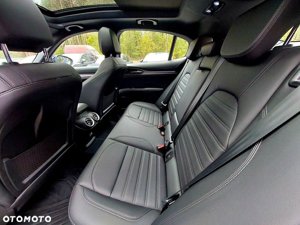 Alfa Romeo Stelvio 2.0 Turbo Veloce Q4 - 11