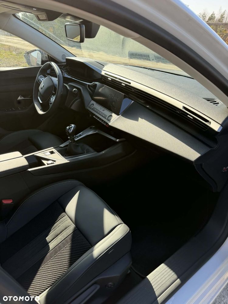 Peugeot 308 1.2 PureTech Allure S&S - 12